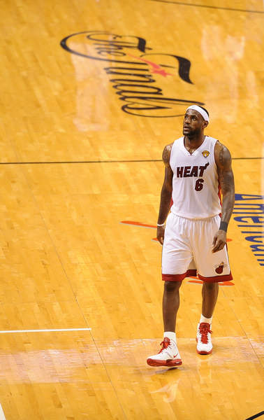 NBA 2K26新秀能力值引爆全网：状元未打职业赛先封王，中国小将杨瀚森为何跌出前十？