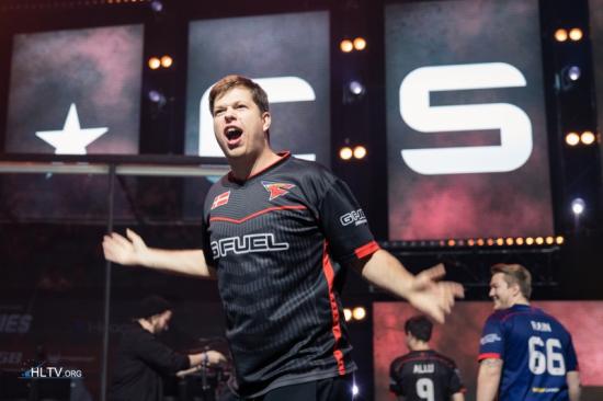 同时通过一 同时通过一